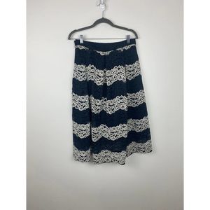 Who What Wear skirt size 6 color black & white